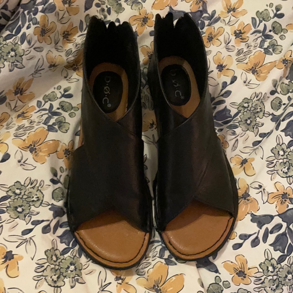 BOC black sandal